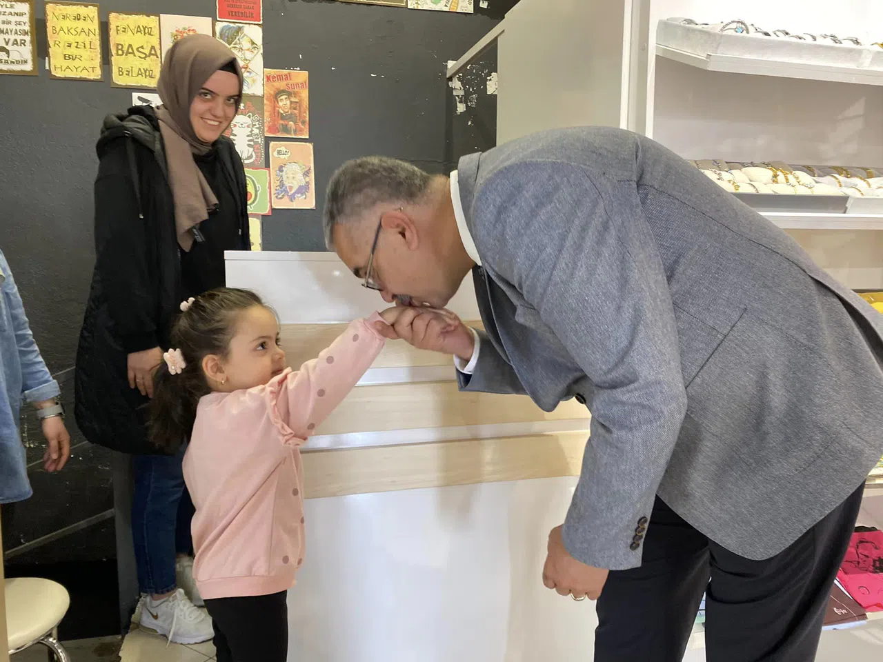 Yusuf Ahlatcı, Halkla Görüşmeye Devam Ediyor