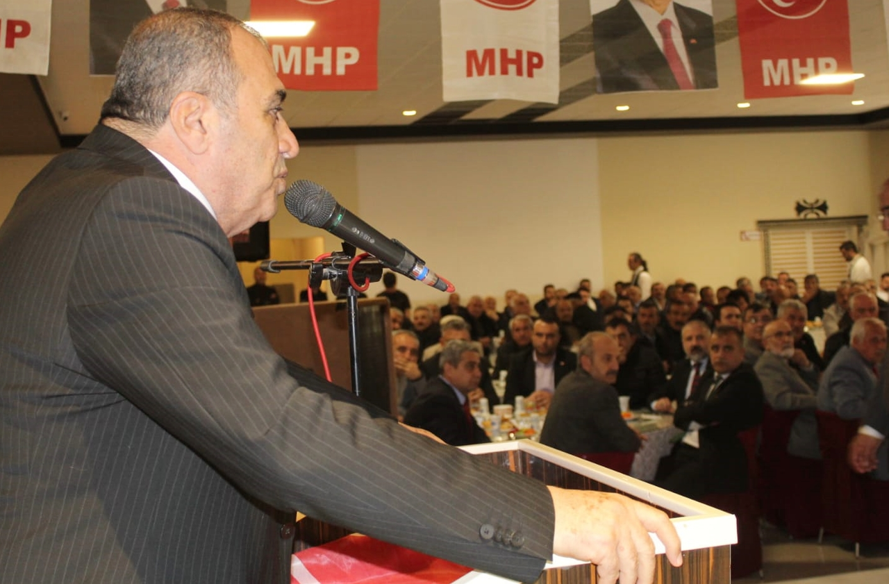 Kayrıcı Sevgisi Salona Sığmadı