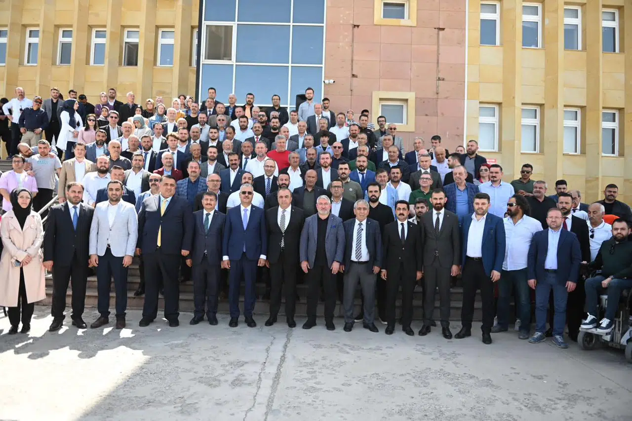 AK Parti’nin Vekilleri Mazbatalarını Aldı