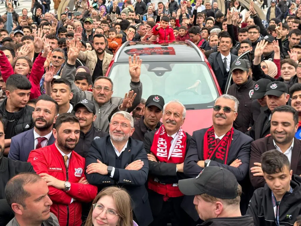 Ahlatcı: Gözleri Var Görmezler, Kulakları Var Ama Duymazlar