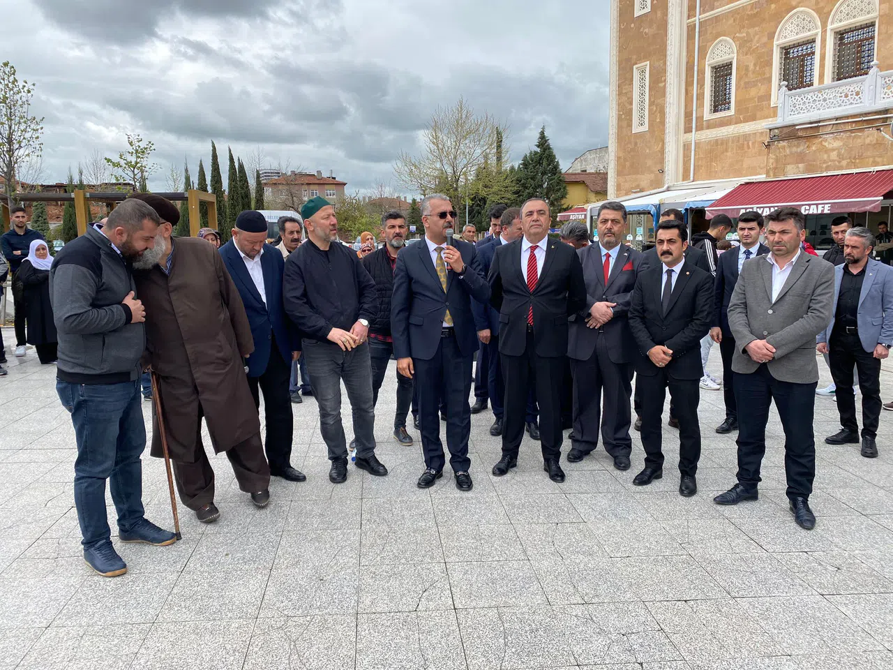 Ahlatcı, Umrecilerin Heyecanına Ortak Oldu