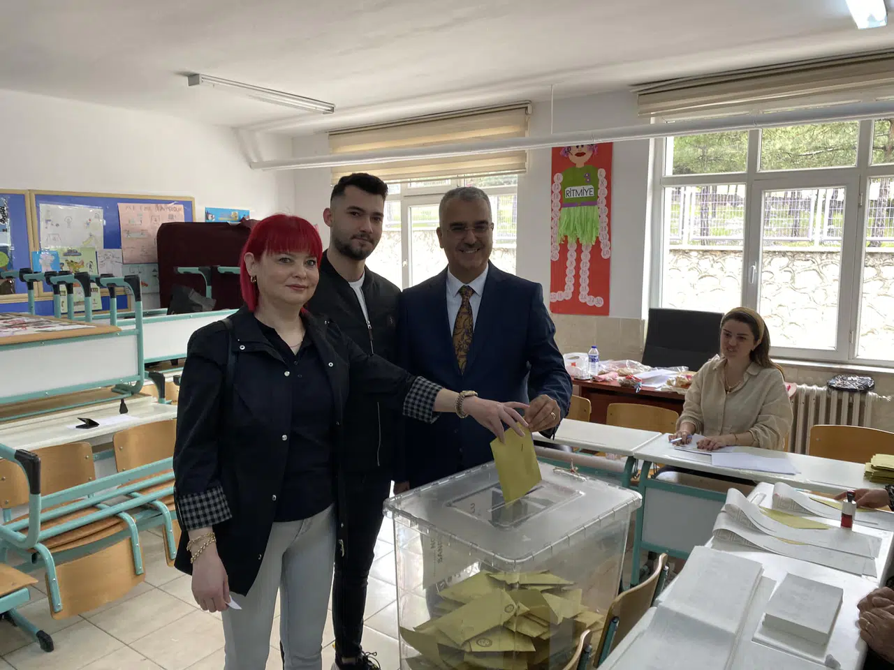 Ahlatcı, Oyunu Kocatepe Ortaokulu’nda Kullandı