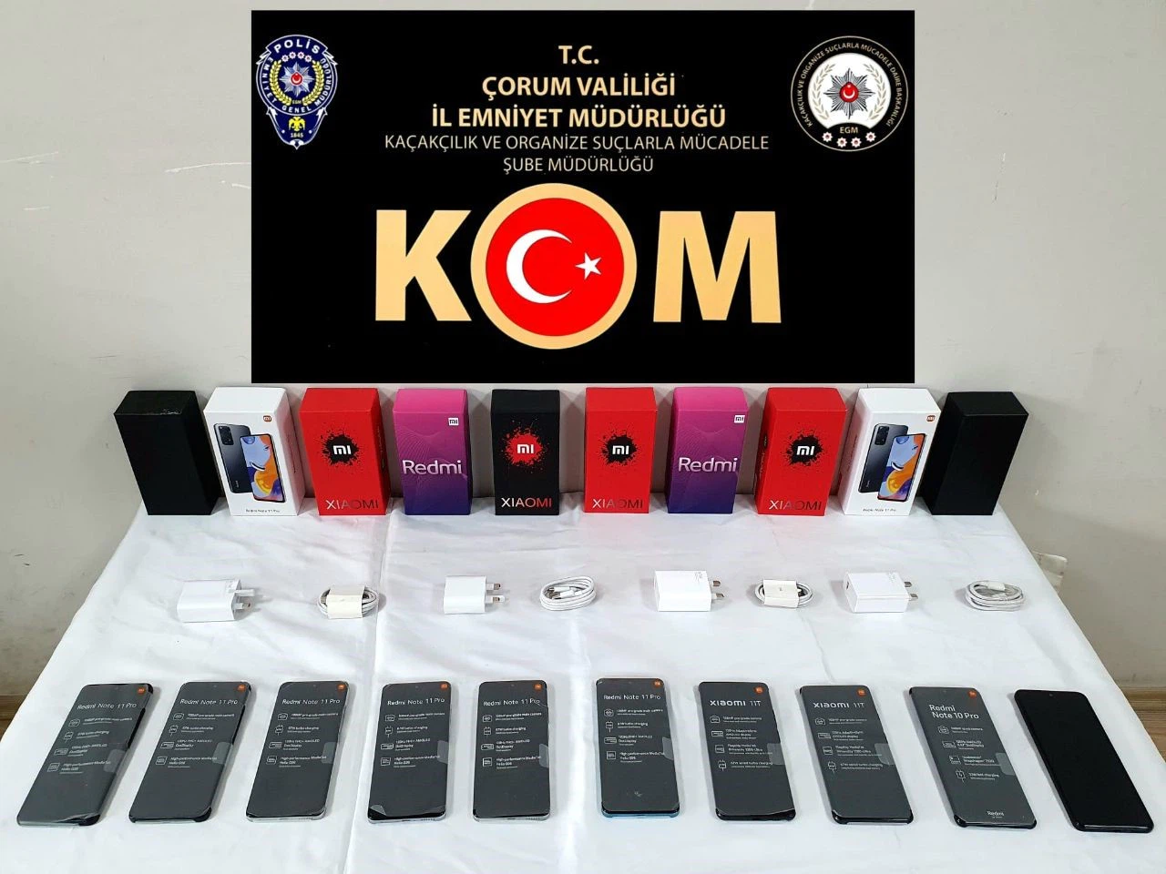 Gümrük Kaçağı 10 Cep Telefonu Ele Geçirildi