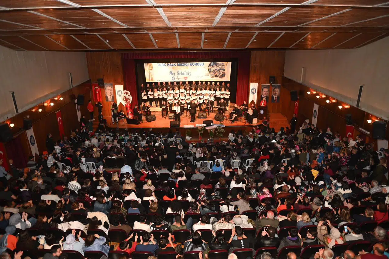Halk Müziği Severler Güzel Bir Gece Yaşadı