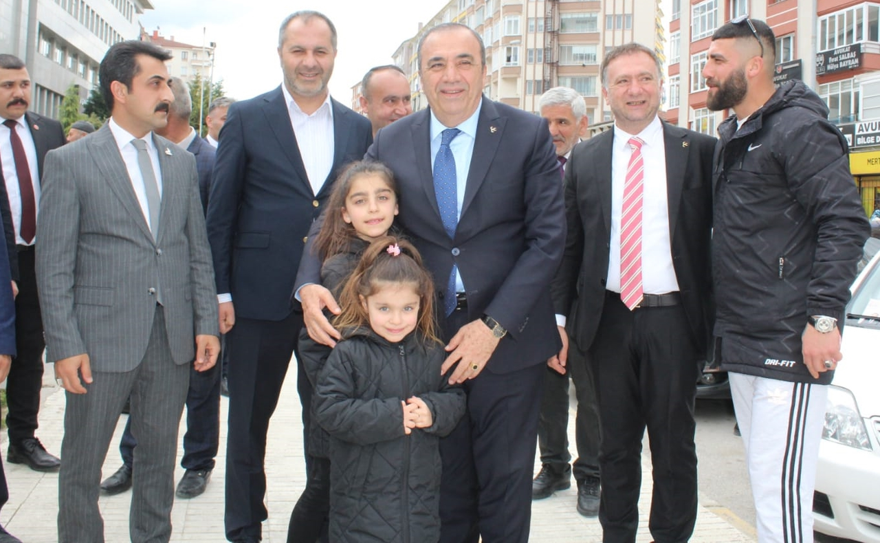 Kayrıcı, Yazıçarşı Esnafıyla Kucaklaştı