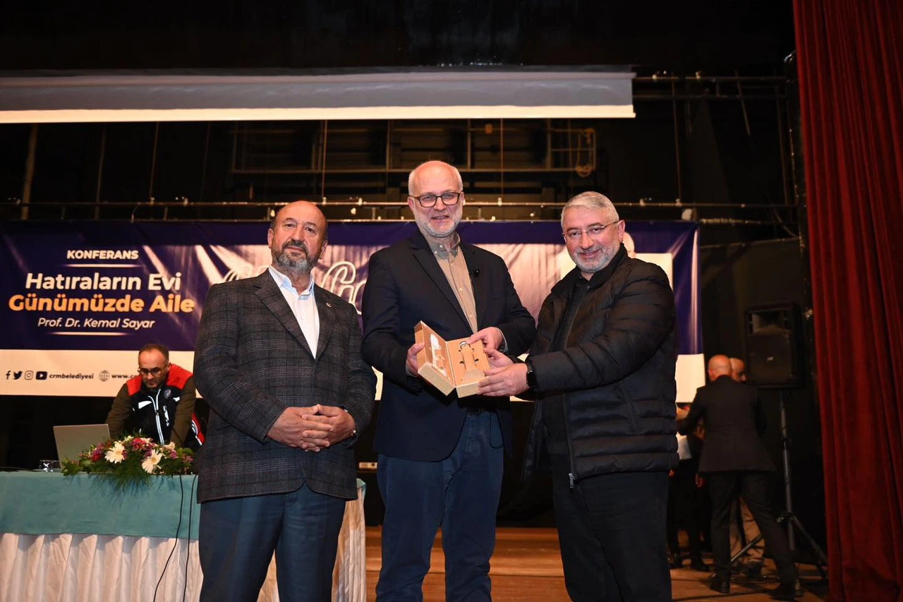 Kemal Sayar Konferansına Yoğun İlgi