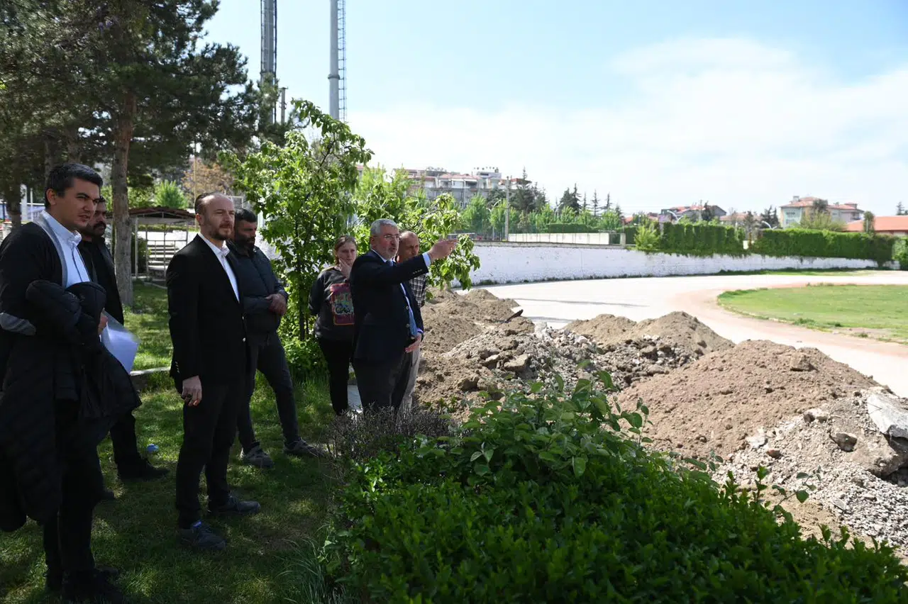 Millet Bahçesi’nde Hummalı Çalışma