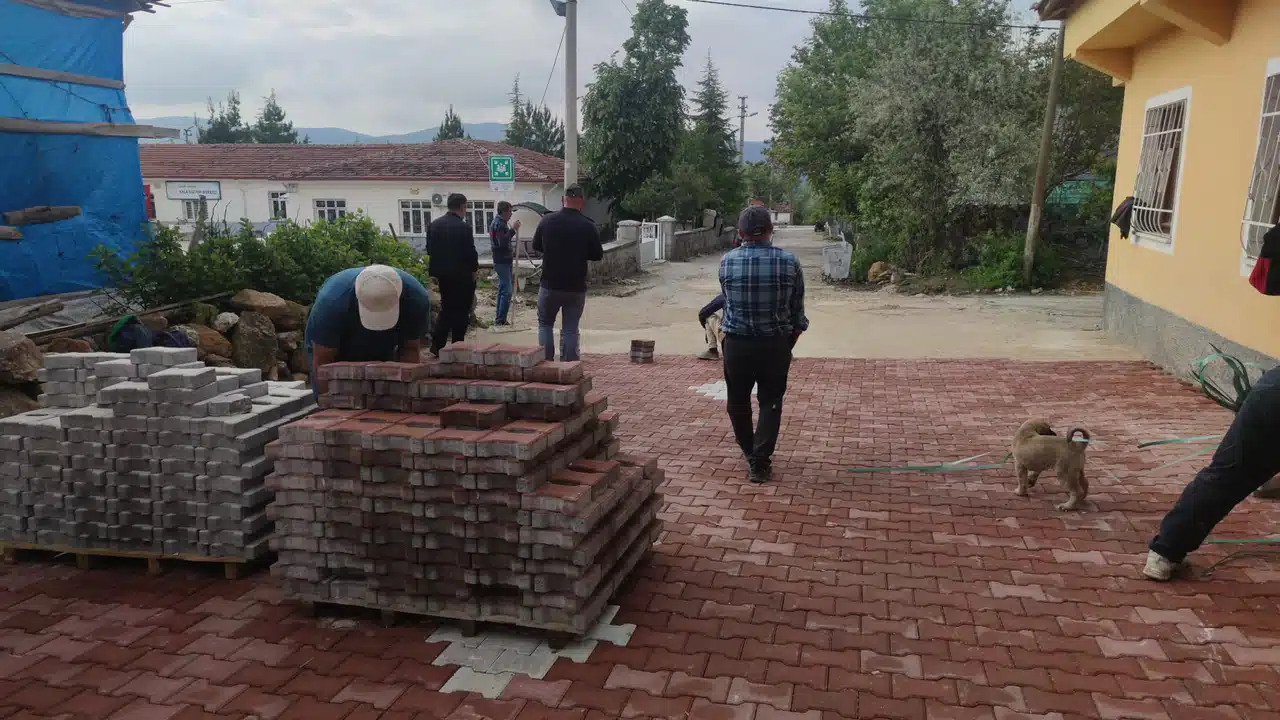 Ortaköy’de Kilit Parke Taşları Yenileniyor