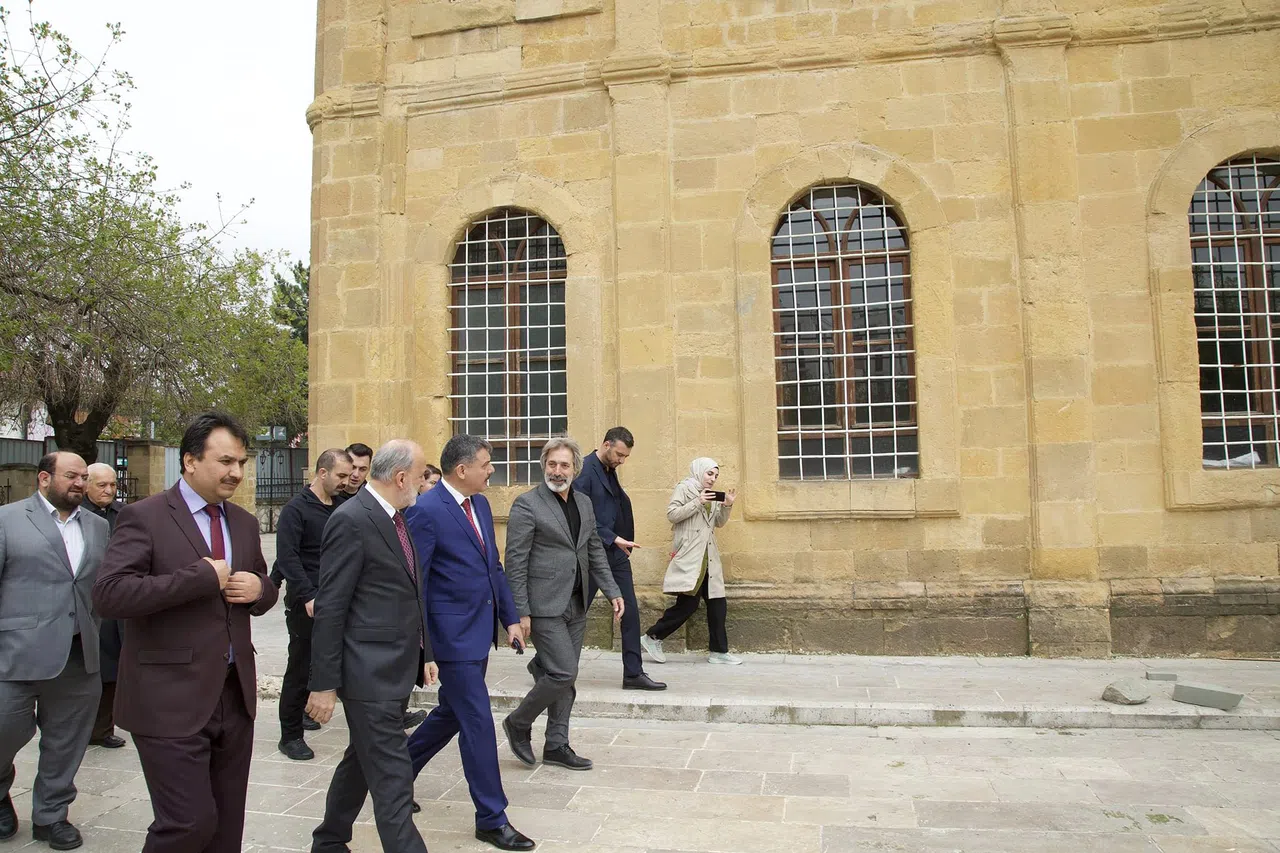Restore Edilen Camilerde İnceleme