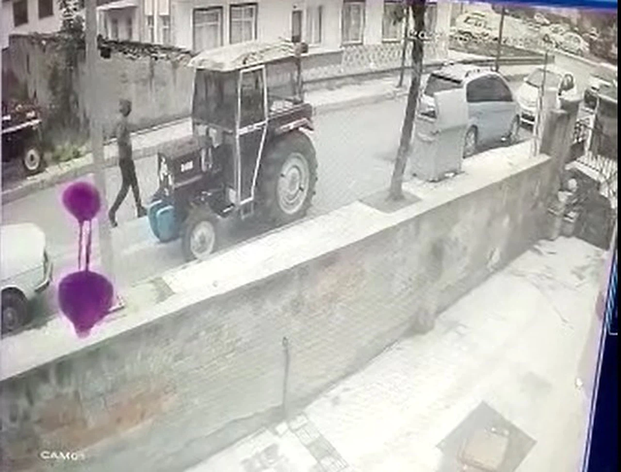 Traktör Hırsızlığı Güvenlik Kamerasında