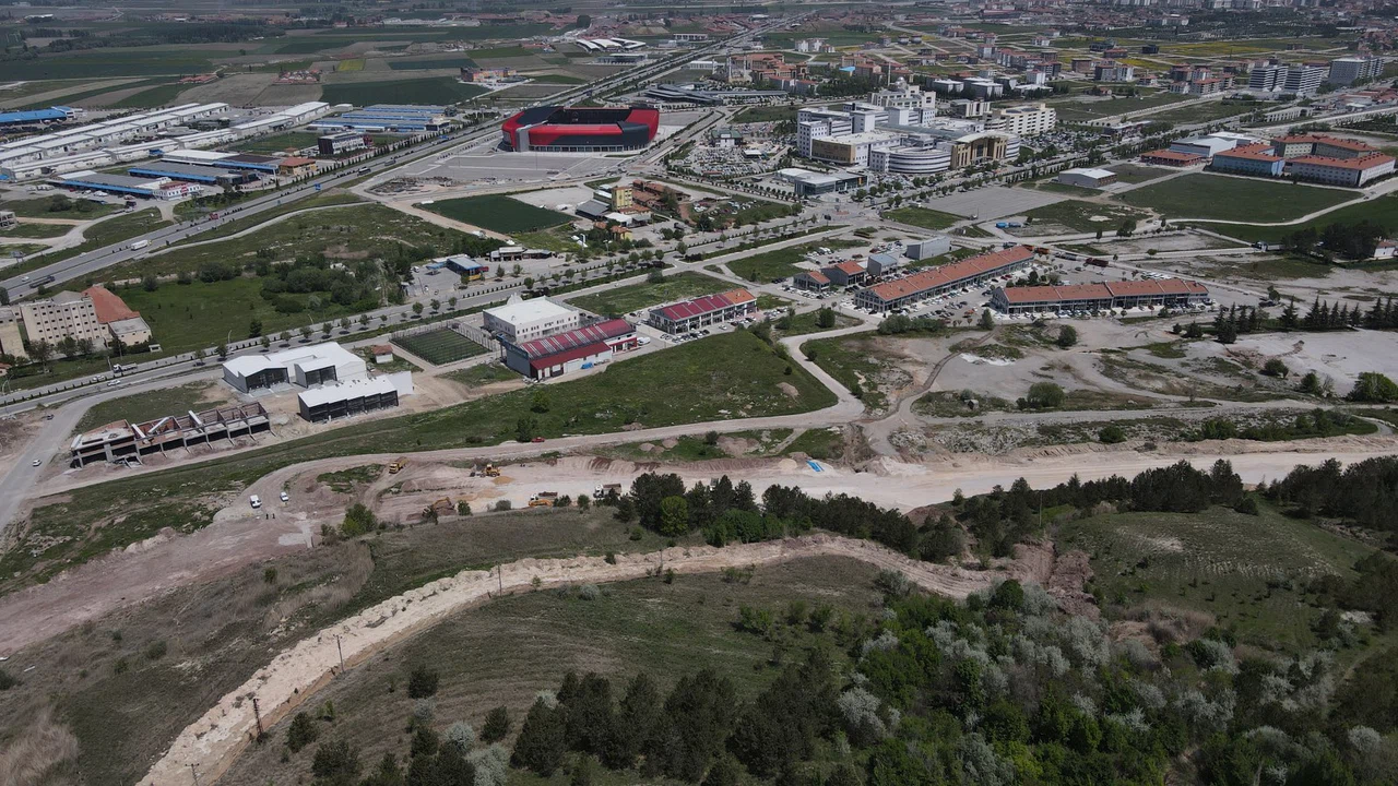 Yeni Sağlık Tesisleri İçin Yeni Yollar Açılıyor