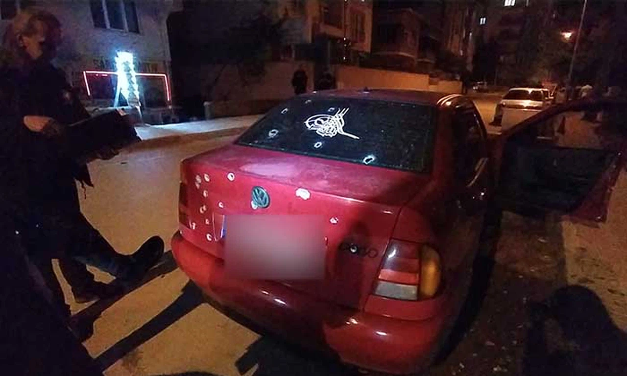Yine Seyir Halindeki Otomobil Kurşunlandı