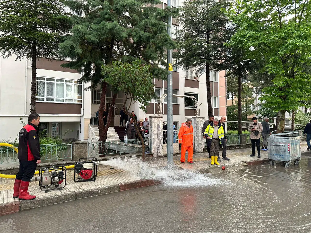 250 Ev ve İş Yerine Müdahale Edildi