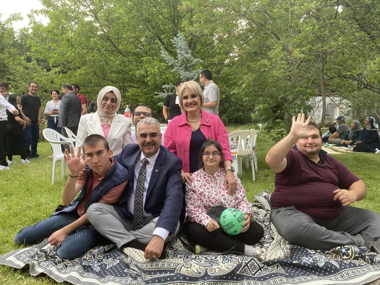 Ahlatcı, Özel Çocukları Sevindirdi