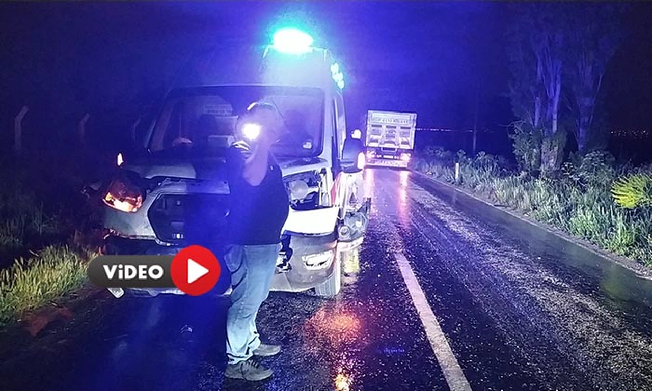 Ambulans Otomobile Çarptı, 3 Sağlıkçı Yaralandı