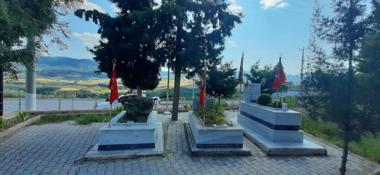 Dodurga'da Mezarlıklar Bayrama Hazırlanıyor