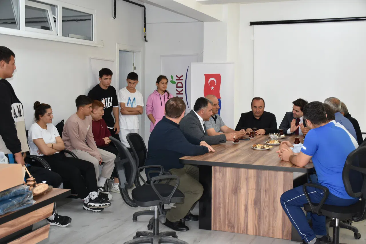 İskilipli Güreşçilere Malzeme Desteği