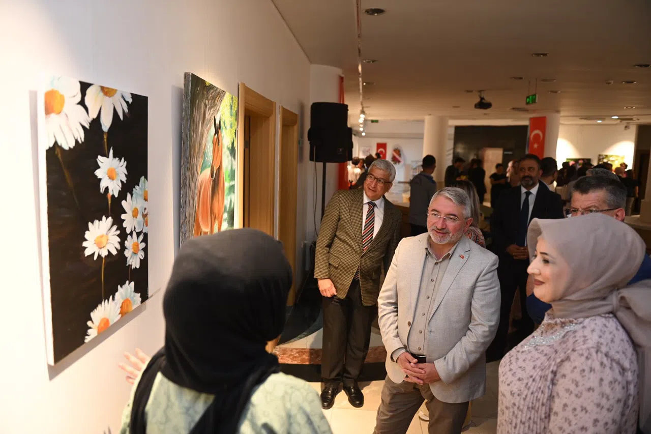 Kadınların El Emekleri Sergileniyor