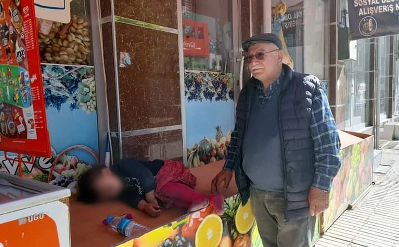 Kaybolan Çocuğa Esnaf Sahip Çıktı