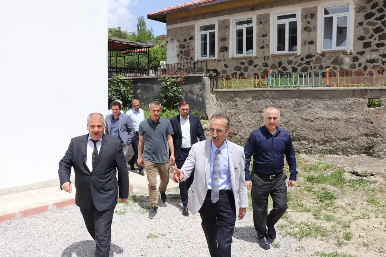 Kodek, Dodurga'da İncelemede Bulundu