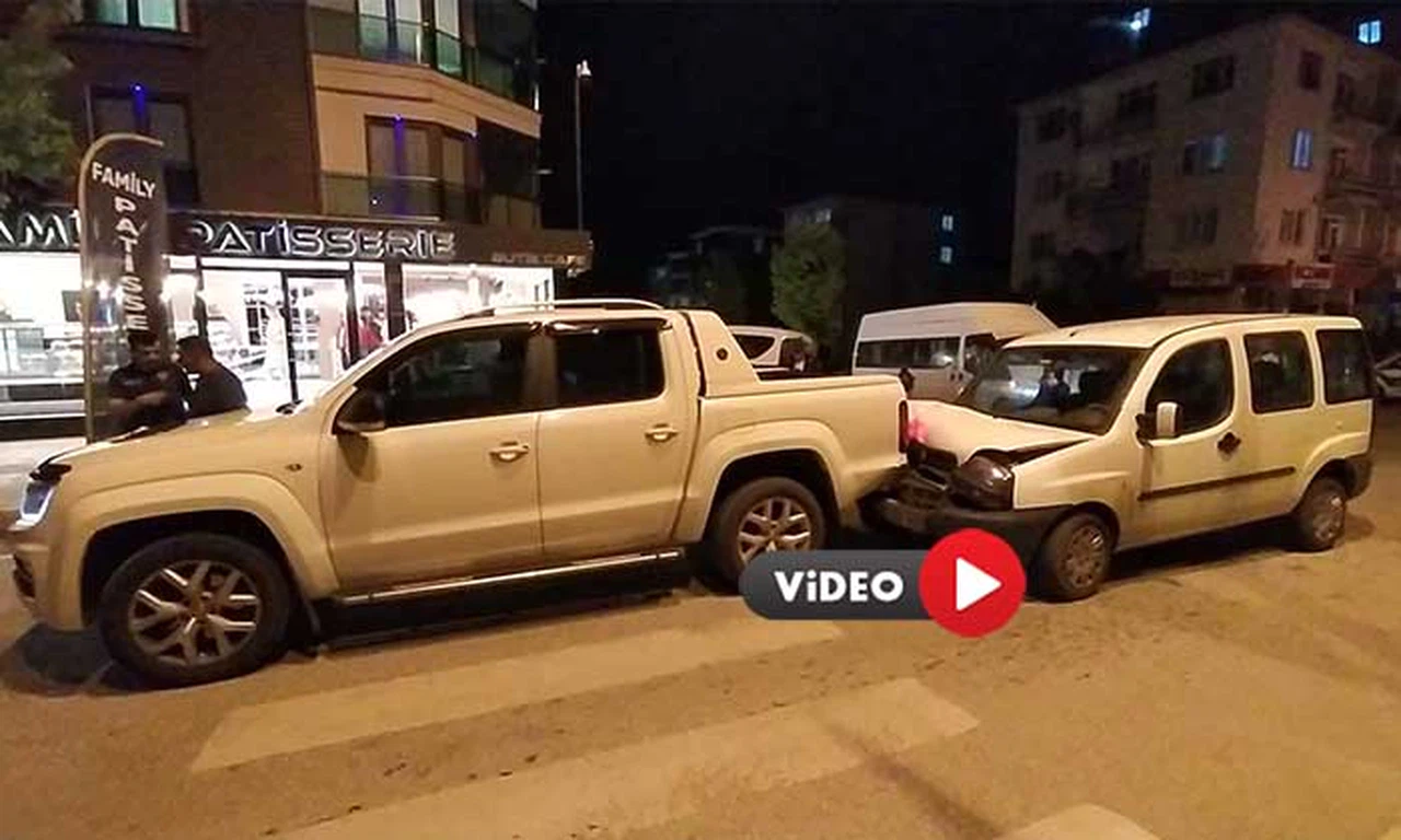 Kontrolden Çıktı Kamyonete Çarptı