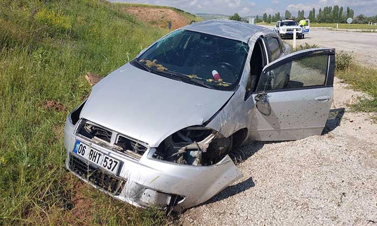 Şarampole Devrilen Otomobilin Sürücüsü Yaralandı