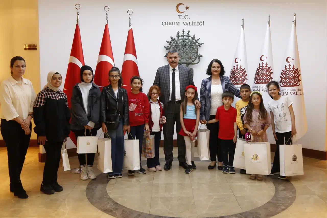 Vali Çiftçi, Çölyaklı Çocukları Sevindirdi