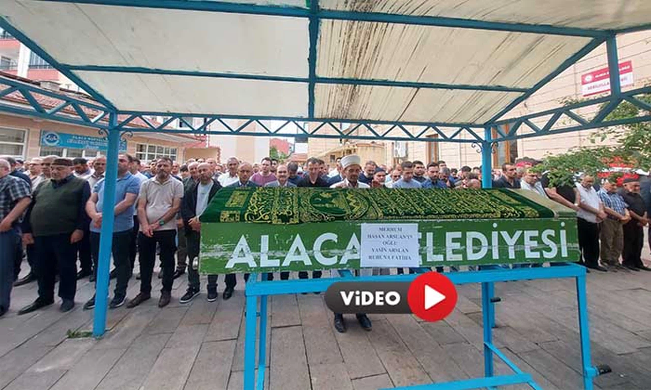 Kalp Krizi Sonucu Vefat Eden Hakim Arslan'ın Cenazesi Memleketi Çorum'da Defnedildi