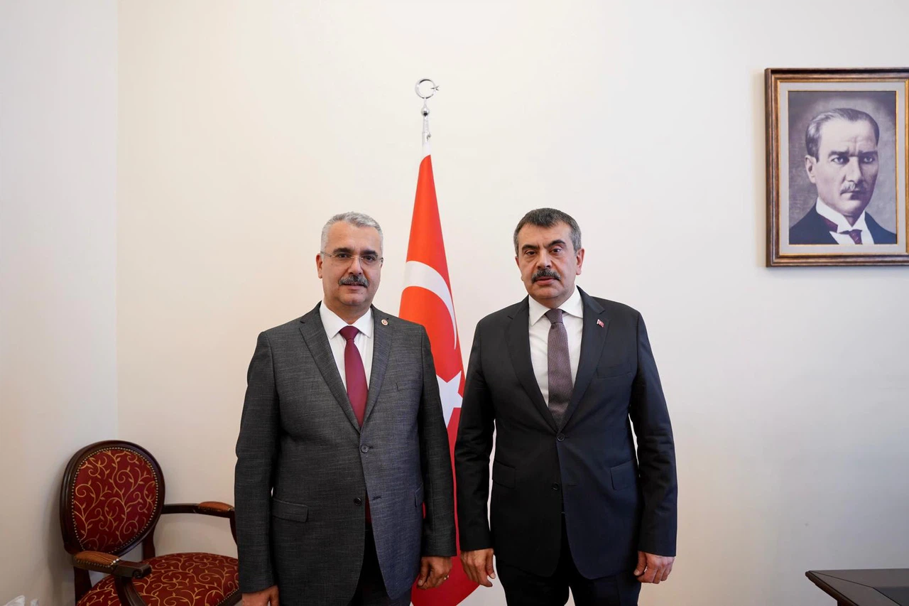 Ahlatcı: En Büyük Yatırım Eğitime, Çocuklara ve Gençlere Yapılıyor