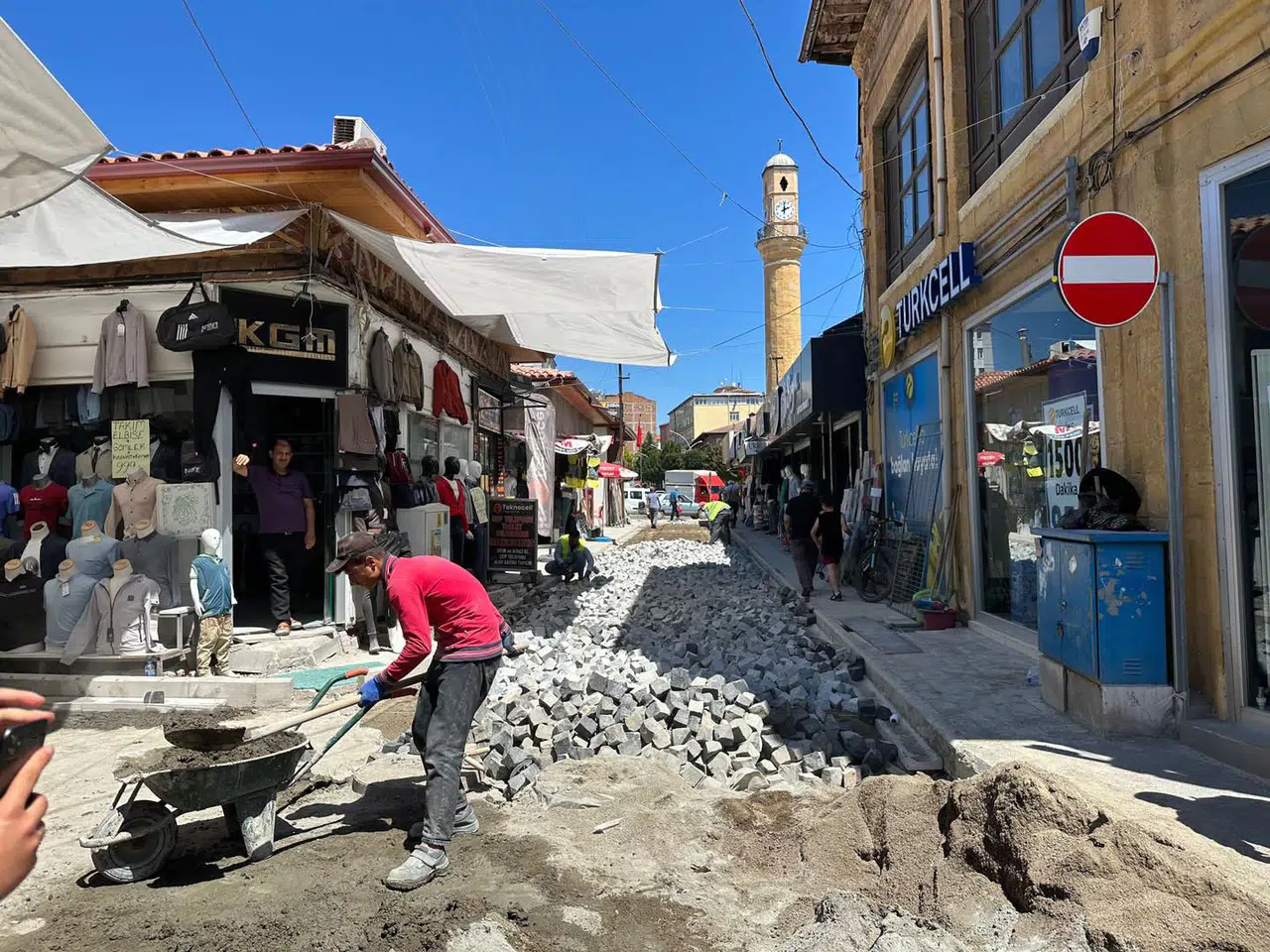 Arasta’ya Arnavut Taşları Döşeniyor