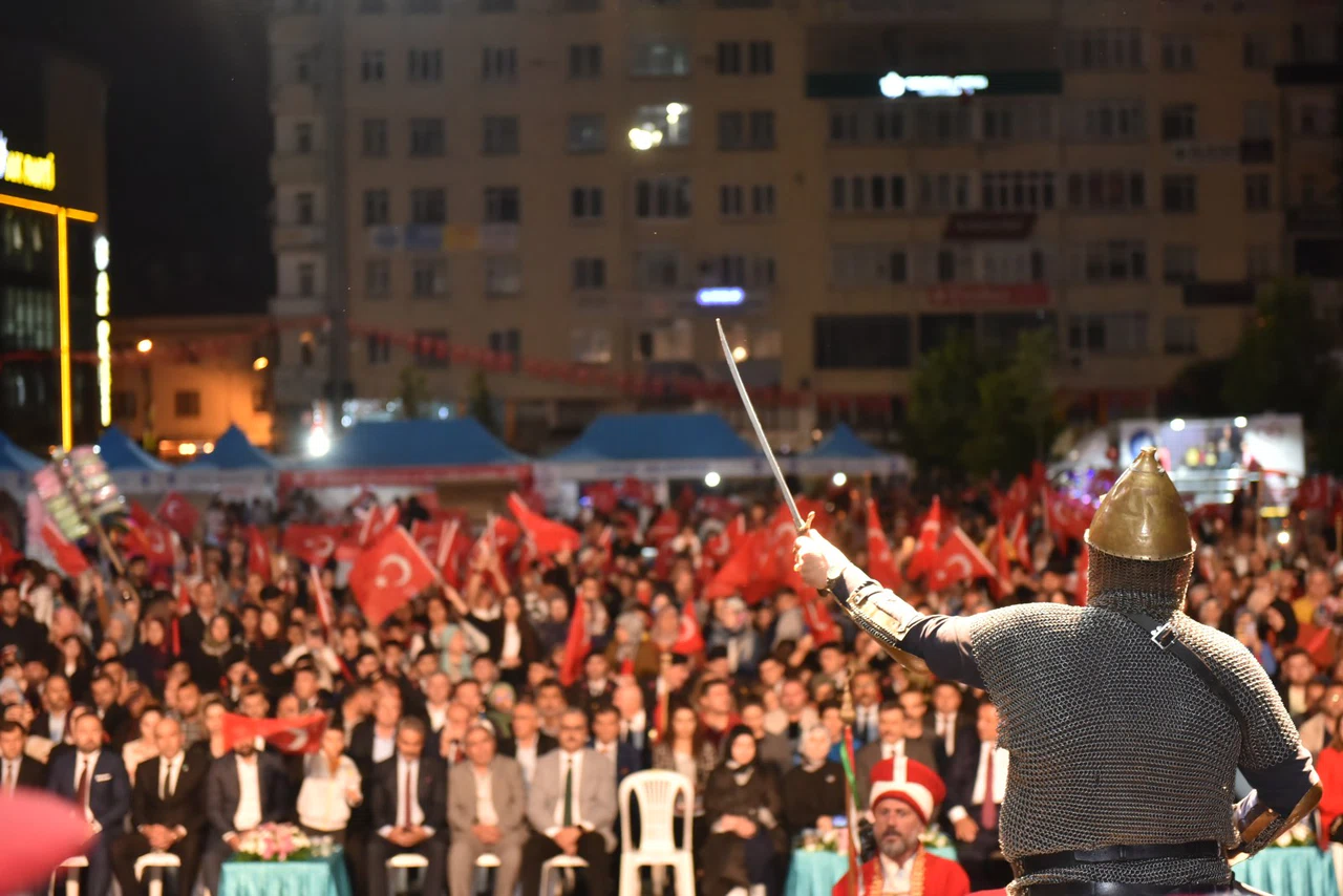 Aşgın, 15 Temmuz Etkinliklerine Davet Etti