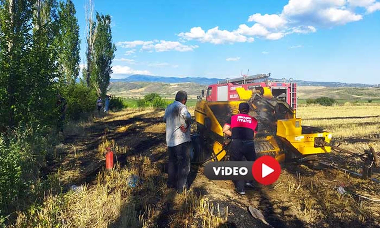 Balya Makinesinden Sıçrayan Kıvılcım Tarlayı Yaktı