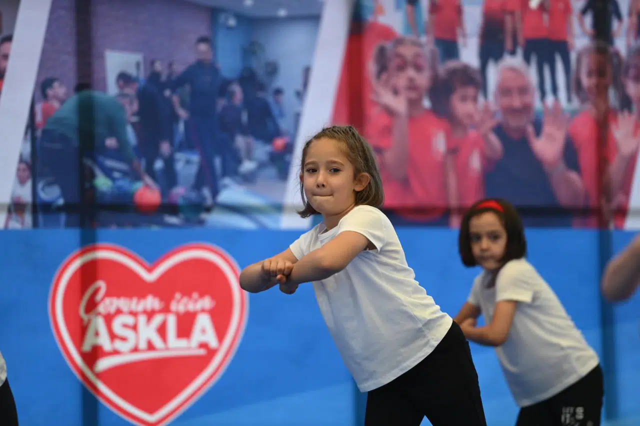 Çocuklar, Bu Yazı Öğrenerek Geçirecek