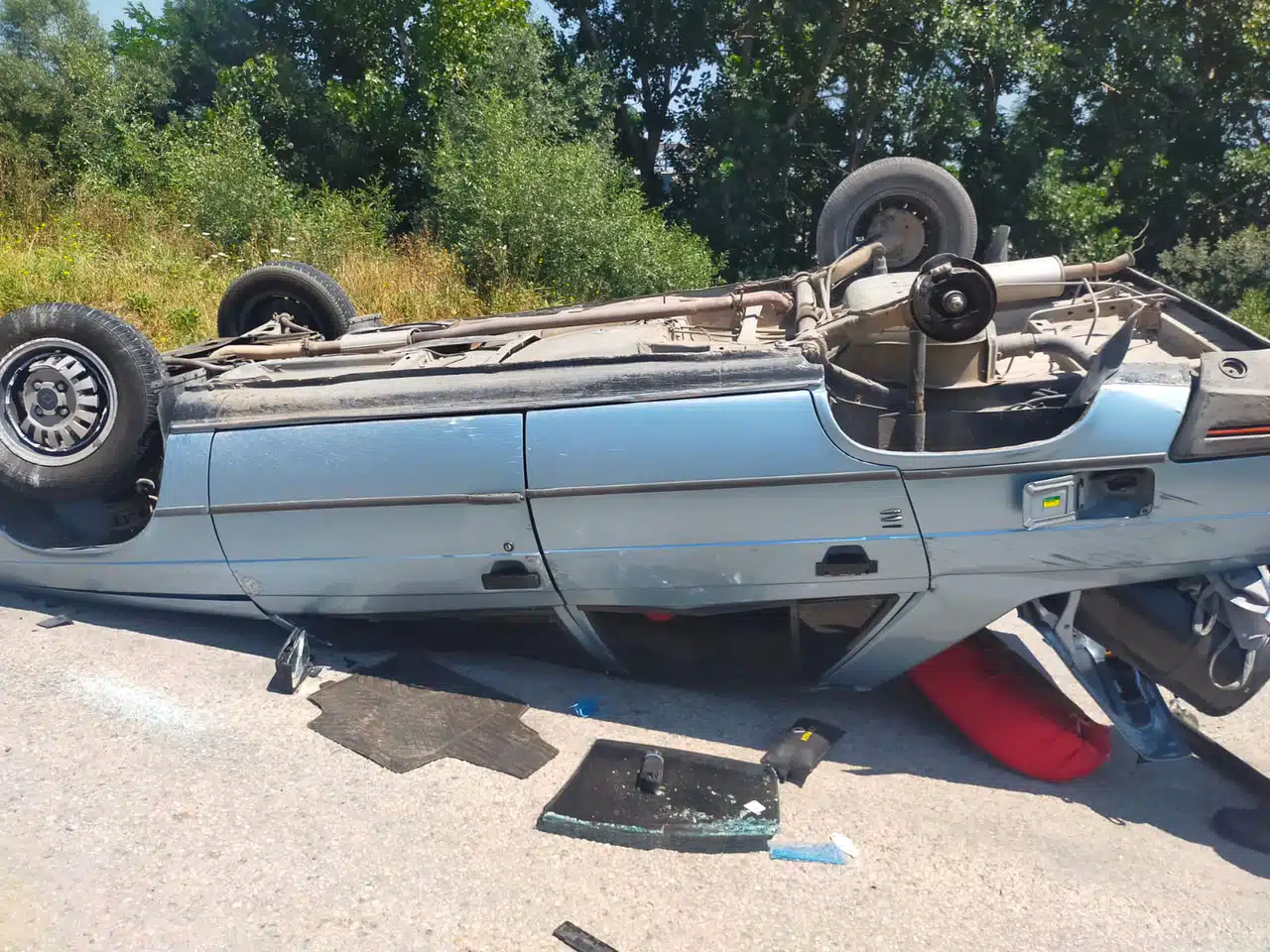 Devrilen Otomobilin Sürücüsü Yaralandı