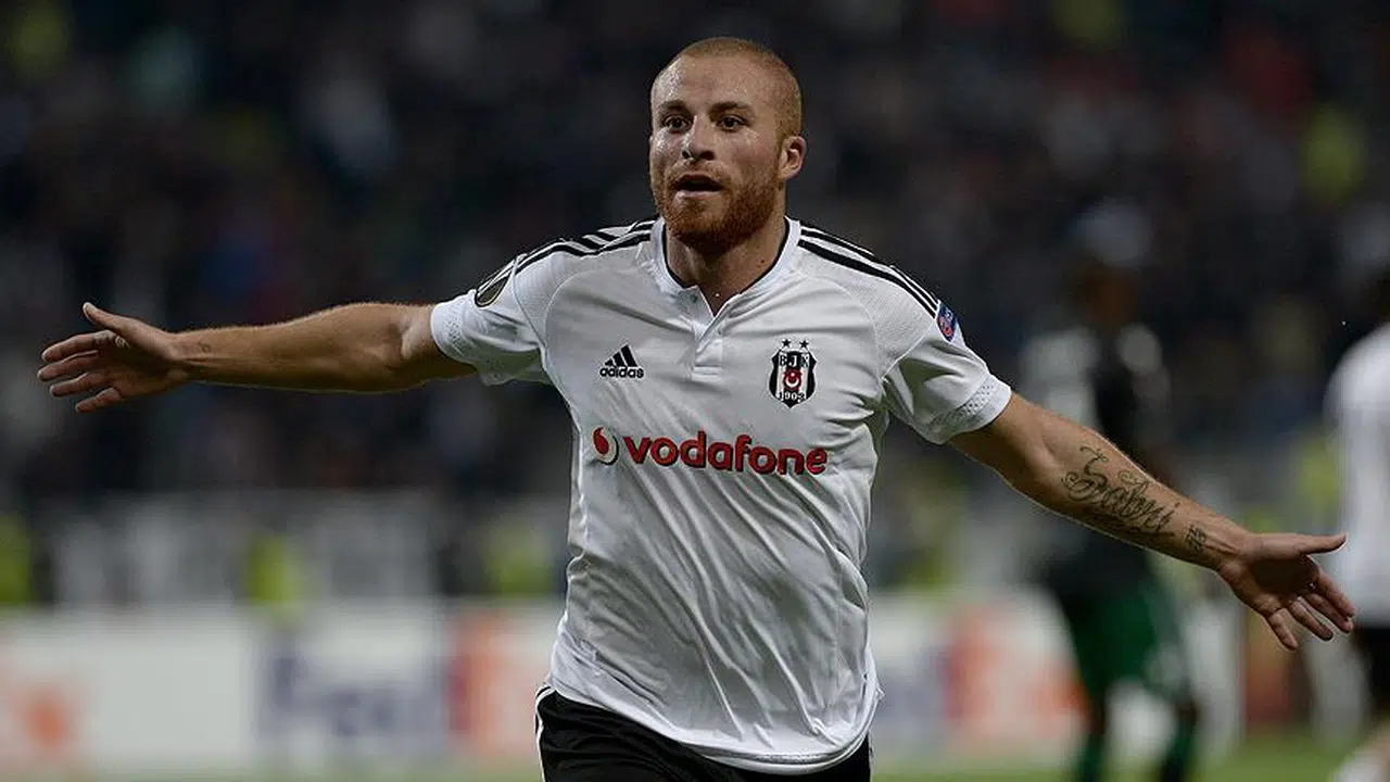 Gökhan Töre Sürprizi