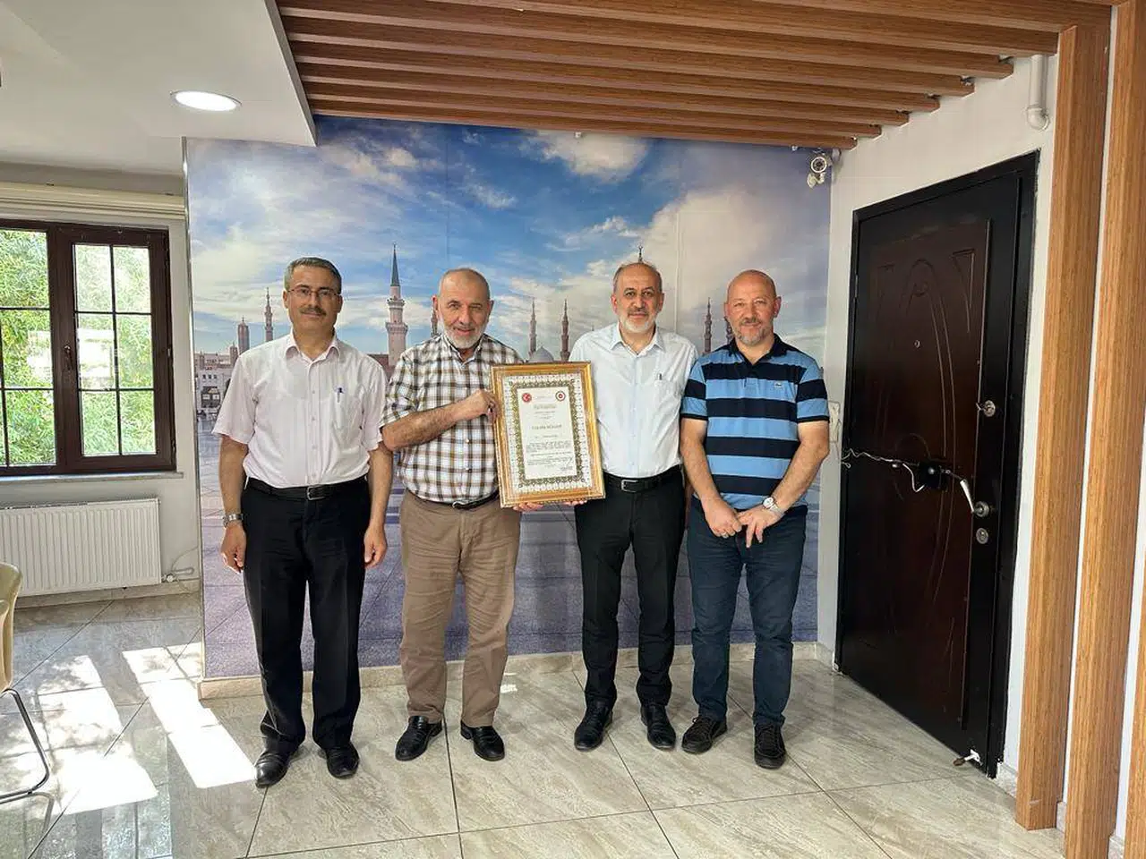 Hayırsever Vatandaşa Takdir Belgesi