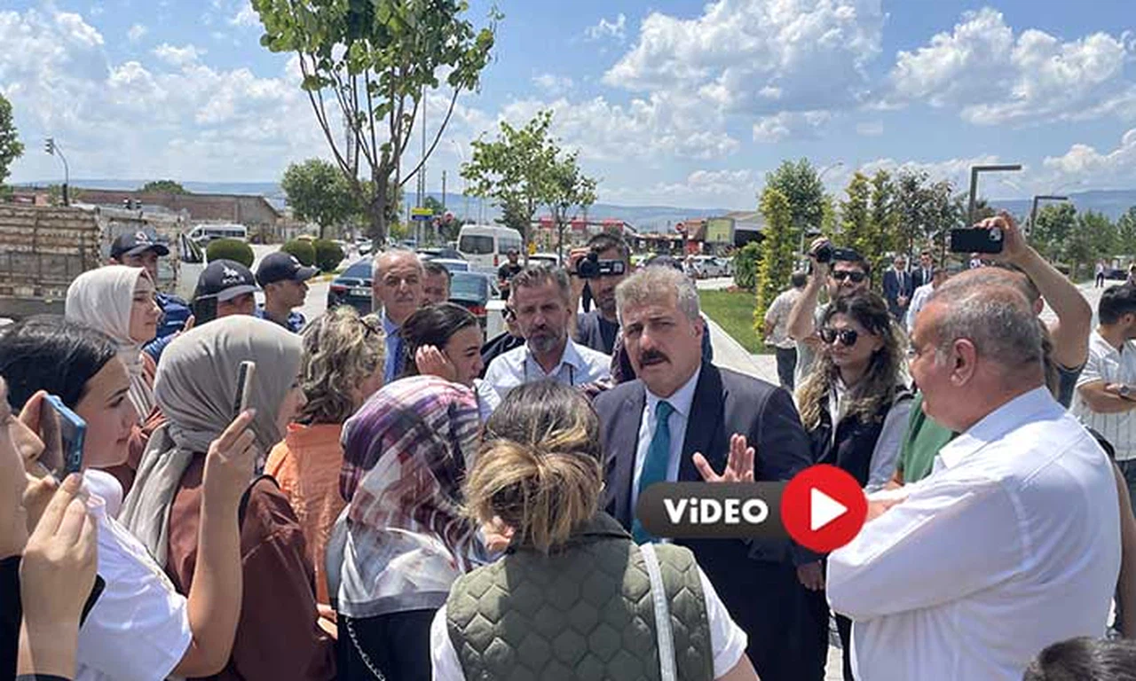 İl Başkanına Bayramlaşmada Tepki: 6 Gözaltı