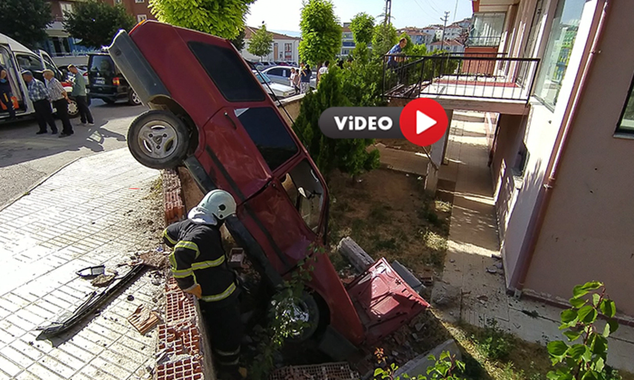 Otomobil Bahçeye Uçtu: 1 Yaralı