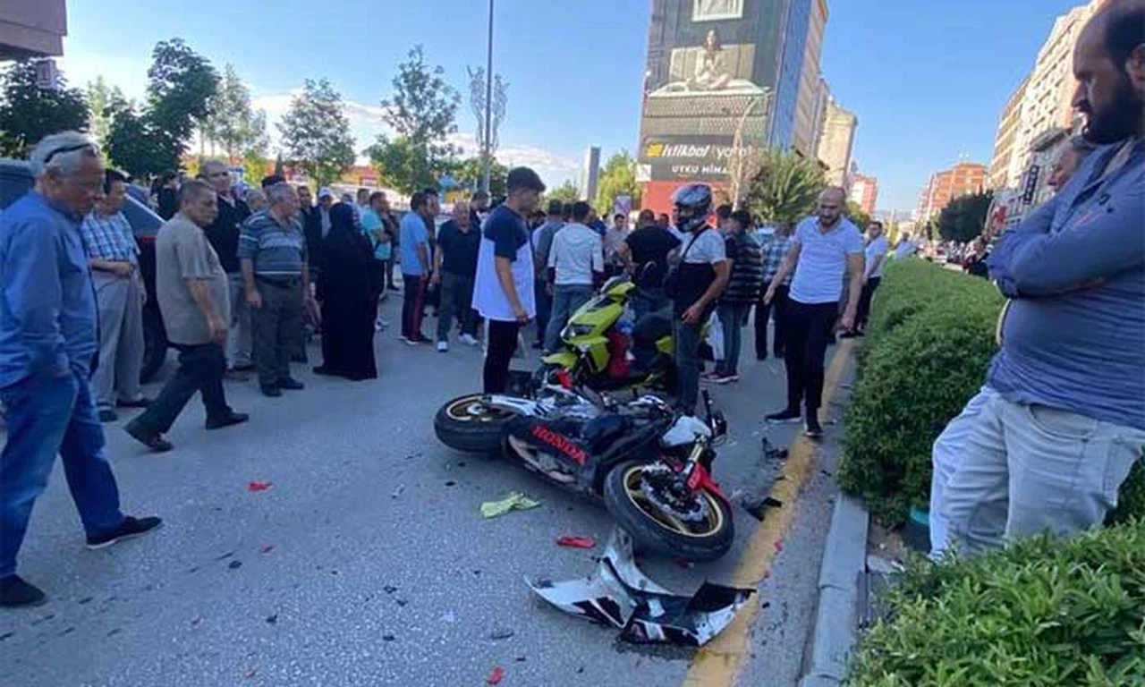 Motosiklet Otomobile Çarptı: Bir Yaralı