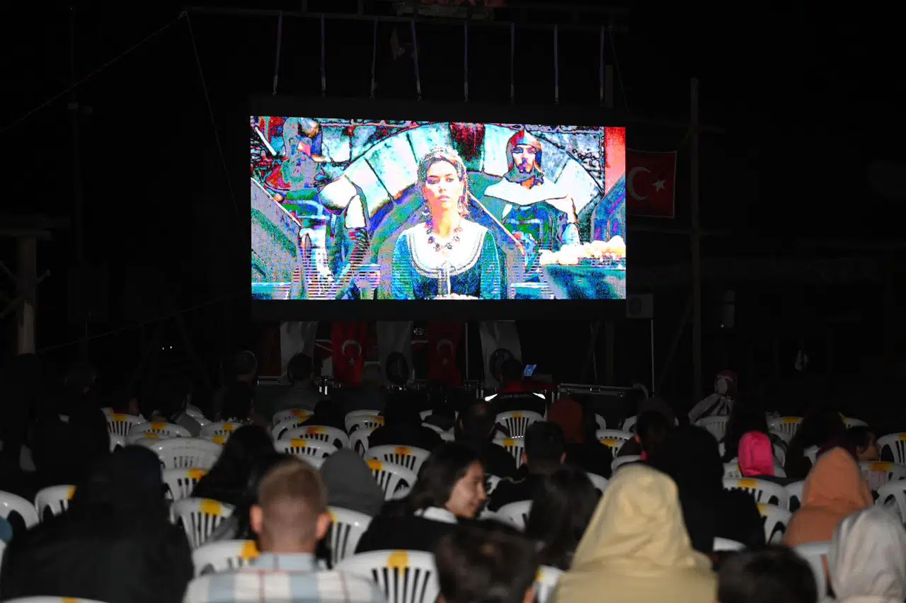Oba’da Açık Hava Sinema Etkinliği