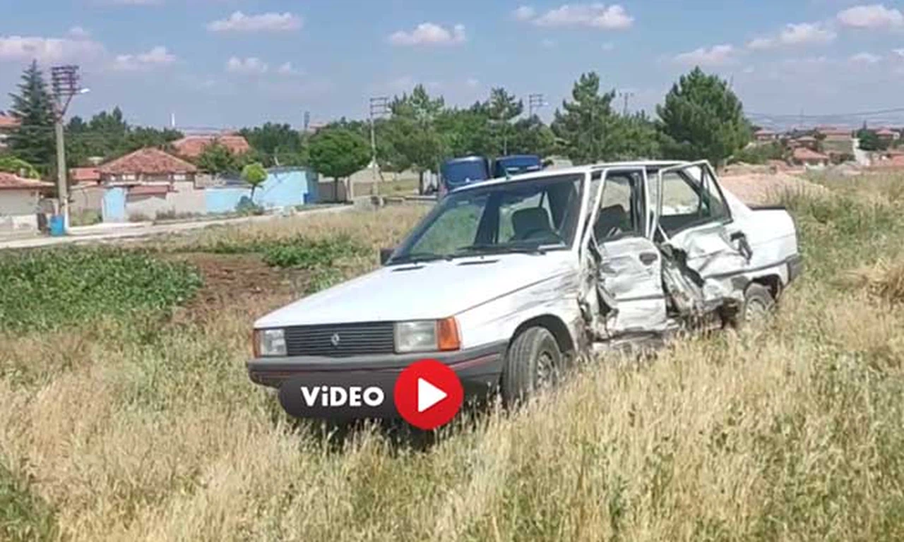 Otomobil Ticari Araçla Çarpıştı: İki Yaralı