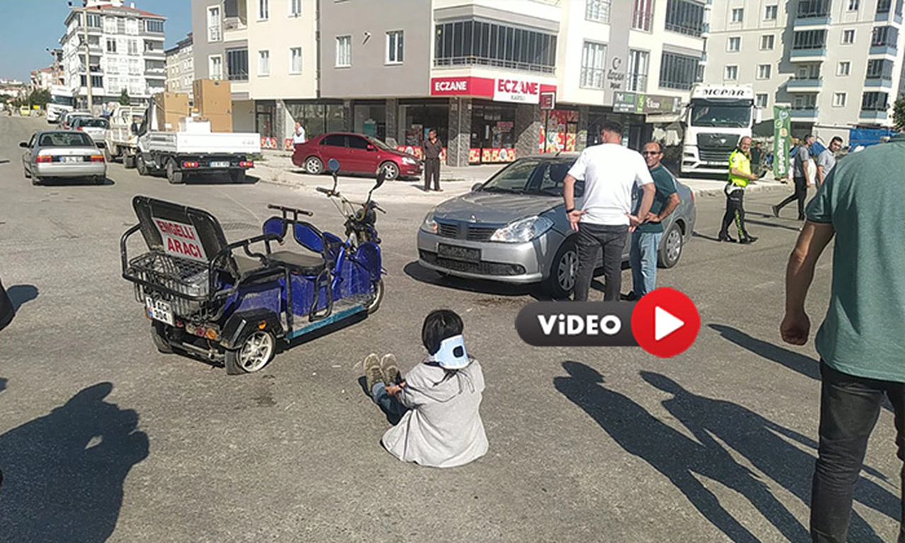 Otomobille Elektrikli Bisiklet Çarpıştı: İki Yaralı