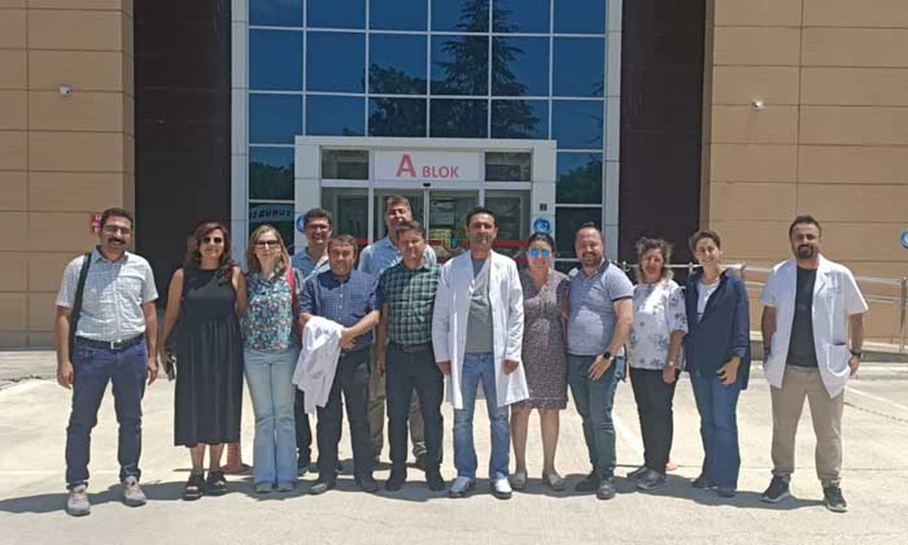Sağlık Çalışanlarından Müdürlük Önünde Protesto