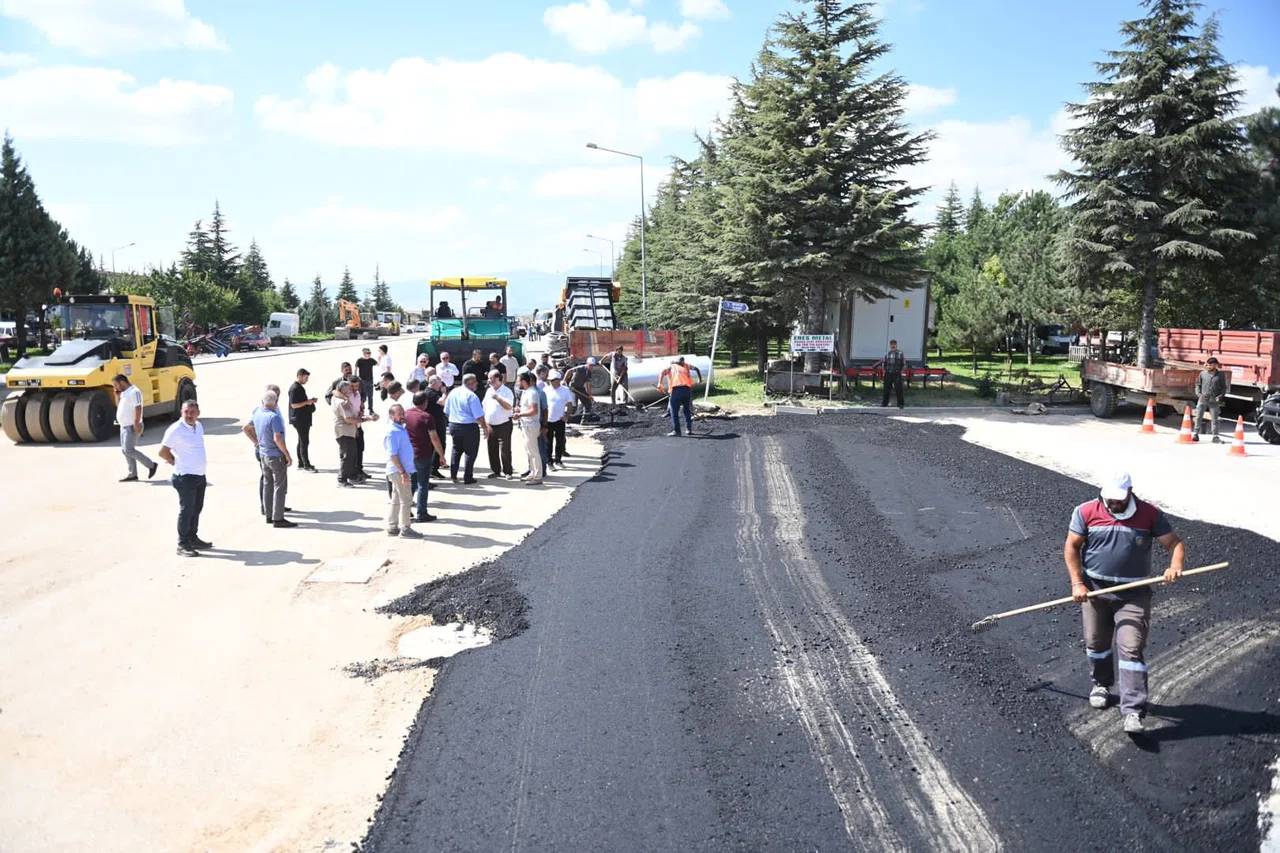 Sanayi Sitesi 17. Cadde Asfaltlandı