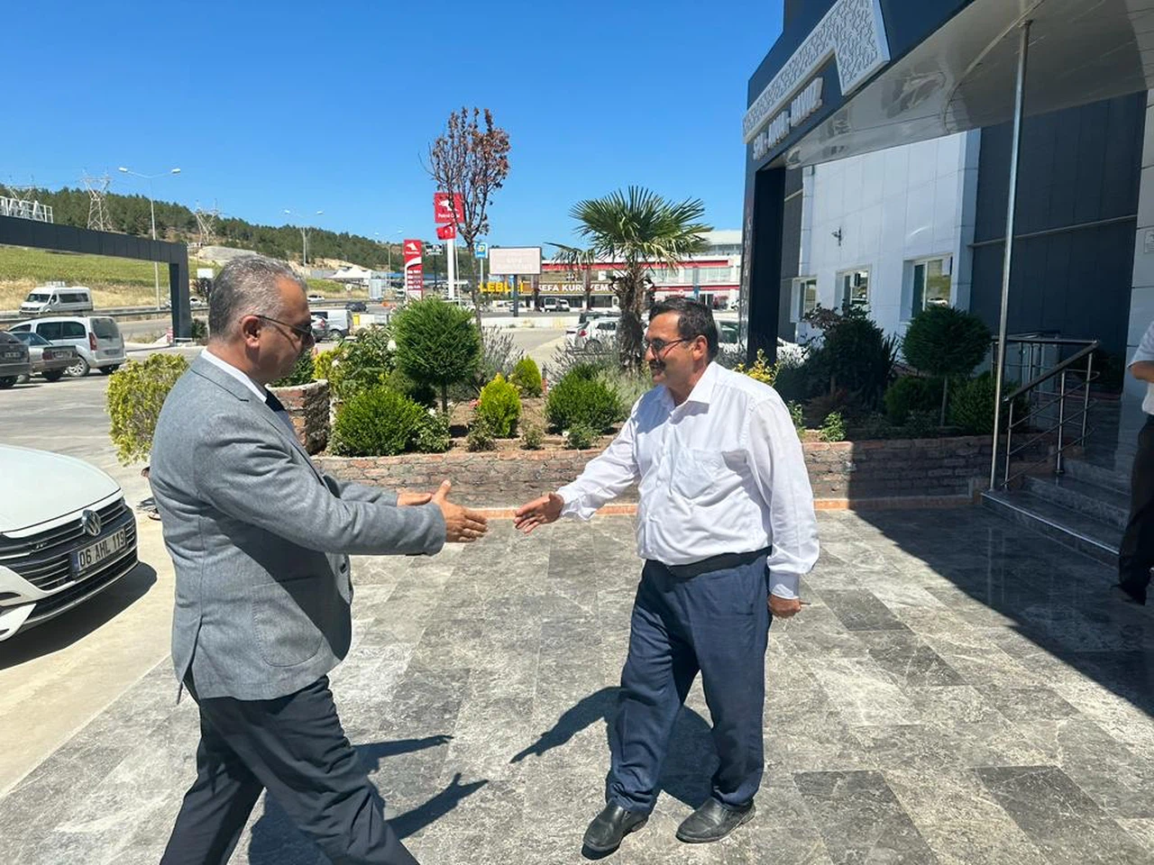 Ahlatcı: Çiftçilerimiz Başımızın Tacıdır