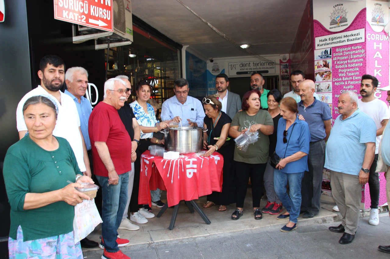 CHP’den Aşure İkramı