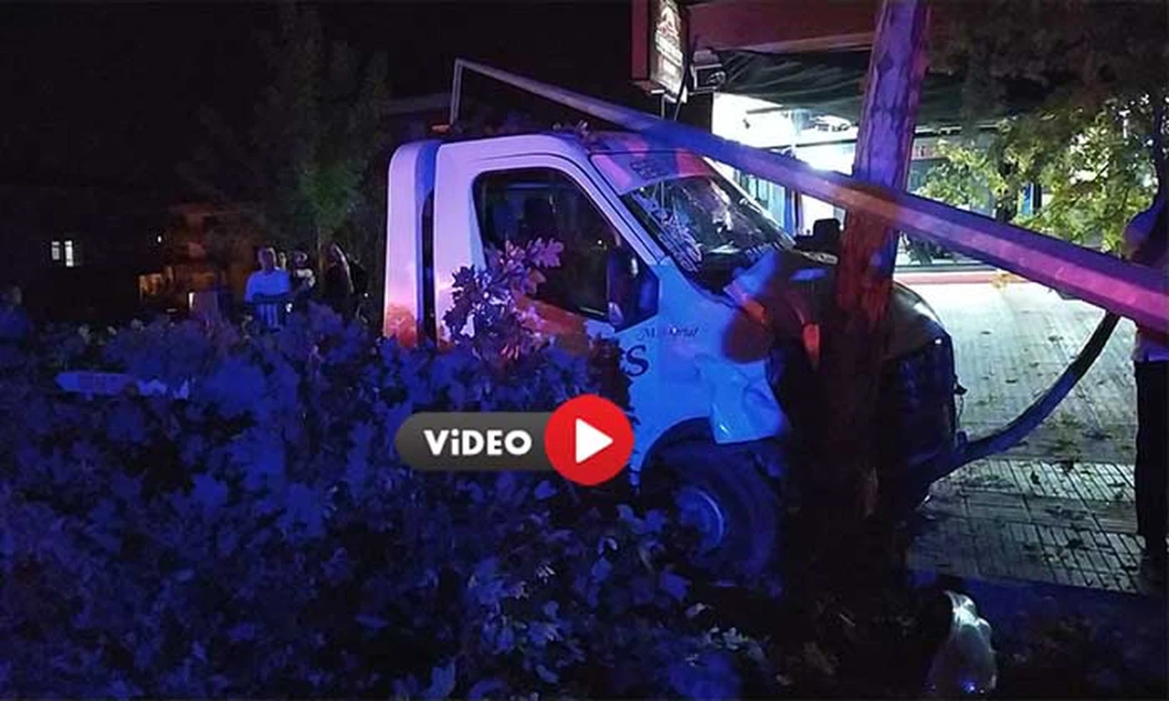 Kaza Yapan Çekici Ortalığı Savaş Alanına Çevirdi: 1 Yaralı