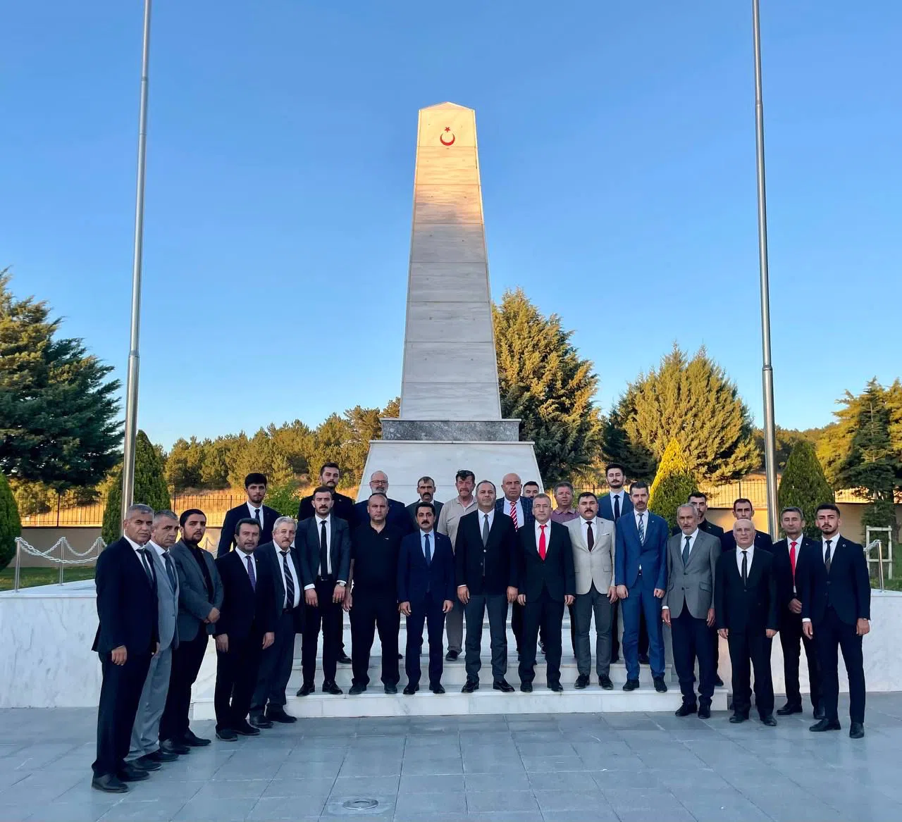 Çıplak: Kahramanları Yetiştiren Ailelere Her Zaman Kapımız Açık