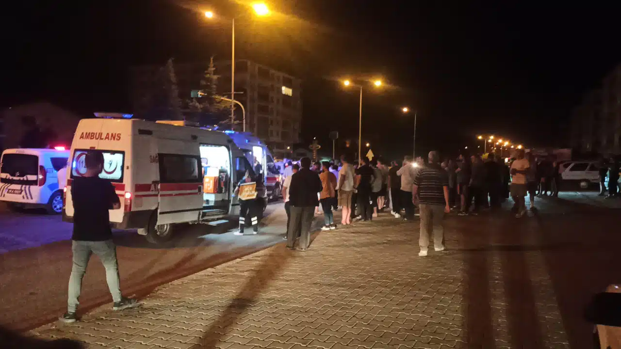 İki Kardeş Çarpıştı: 5 Yaralı