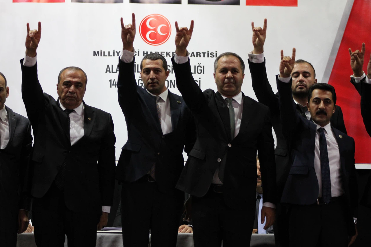 MHP’de kongreler başladı